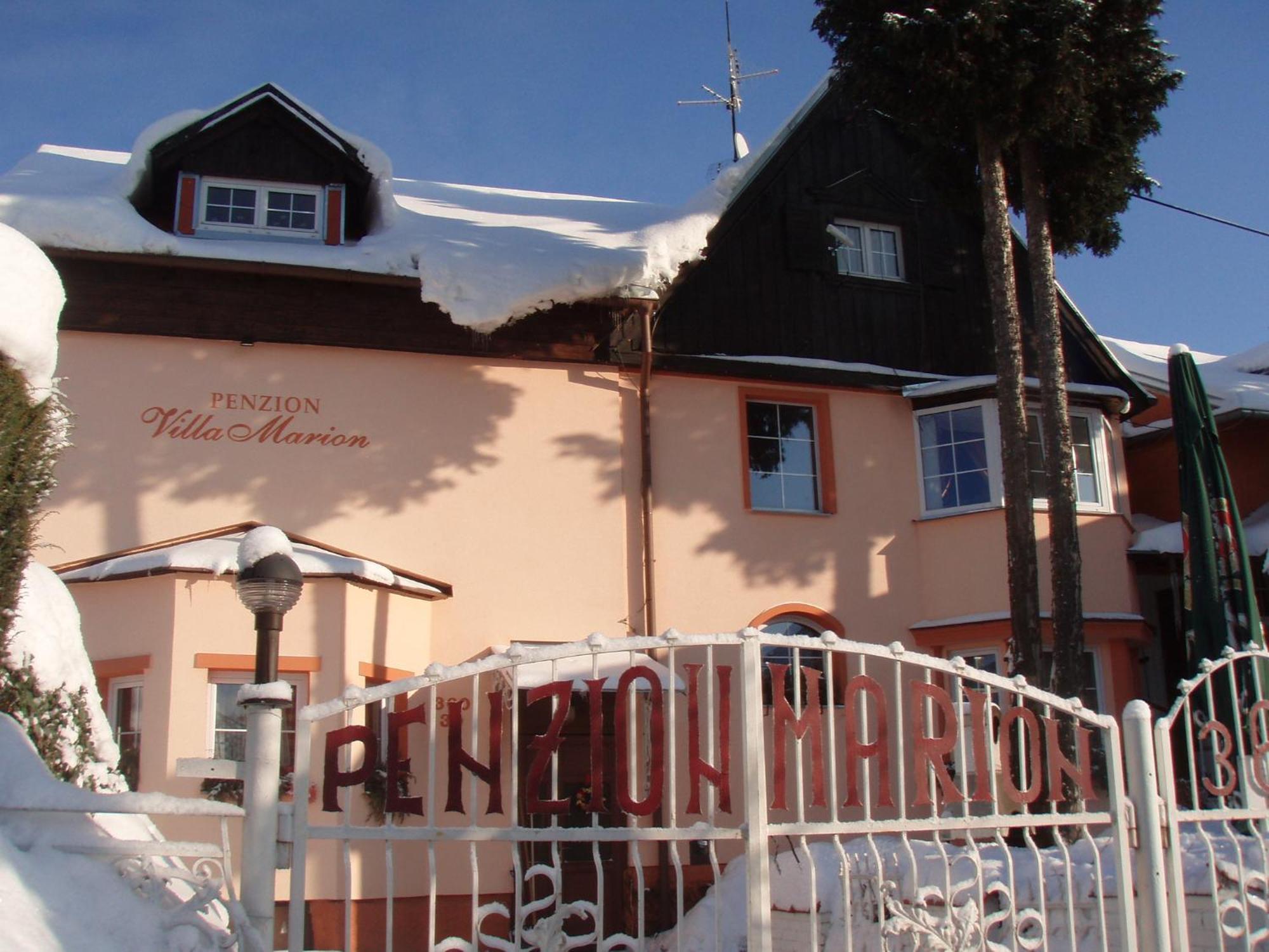 Penzion Villa Marion มาเรียอานซเกลาซนี ภายนอก รูปภาพ